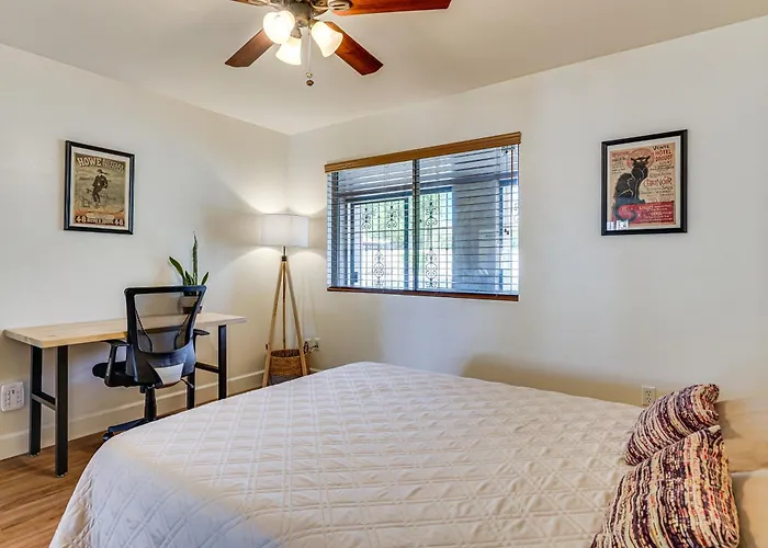 Mtn-view Townhome W/ Pools: 5 Mi To Sabino Canyon! Holiday home *