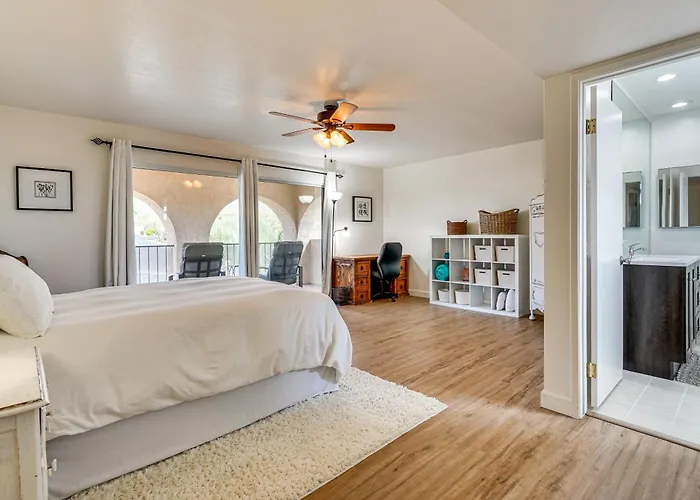 Mtn-view Townhome W/ Pools: 5 Mi To Sabino Canyon!