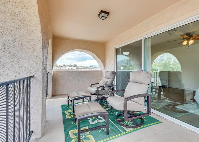 Holiday home Mtn-view Townhome W/ Pools: 5 Mi To Sabino Canyon! Tucson
