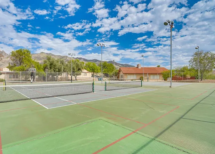 Mtn-view Townhome W/ Pools: 5 Mi To Sabino Canyon! *