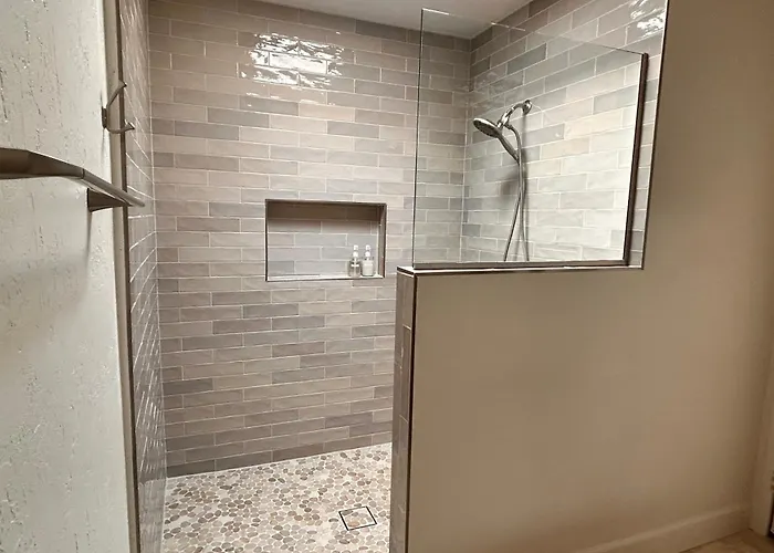 Mtn-view Townhome W/ Pools: 5 Mi To Sabino Canyon! Holiday home